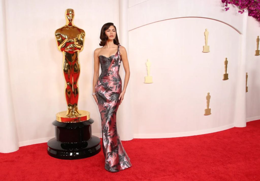 Zendaya Shuts Down the Red Carpet at the Oscars 2025 with Ethereal Glam Best dressed at Oscars 2025