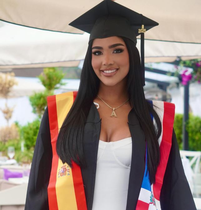 Andreina Santos‑Marte