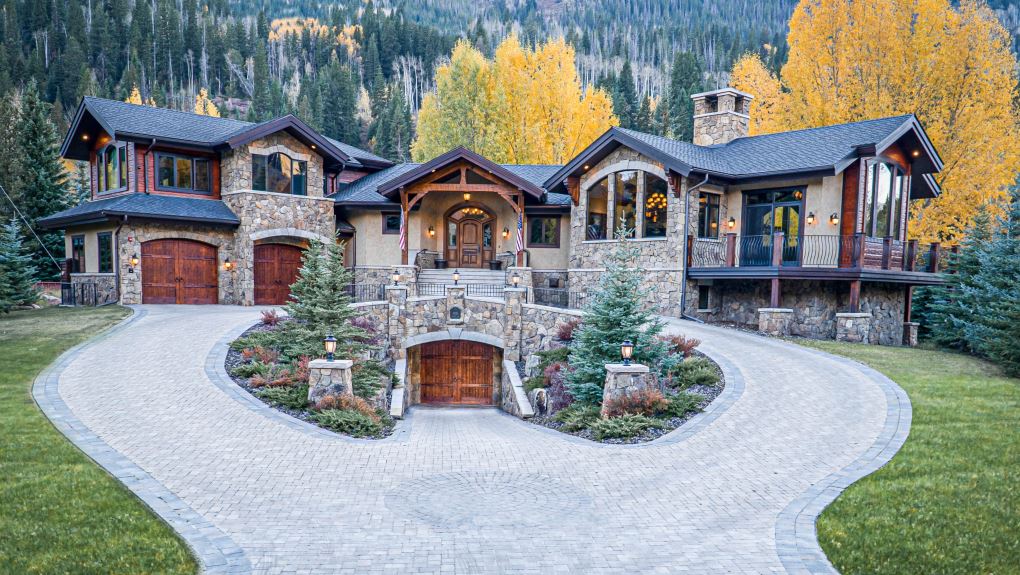 Inside Jared Goff’s California Residences: From Oceanfront Mansion to Expansive Estate Jared Goff house